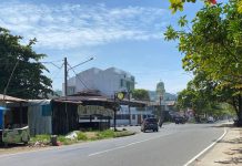 Jukir Kawasan Pantai Padang Berulah Lagi, Lempari Mobil Pengunjung dengan Batu