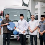 Zigo Rolanda Serahkan Bus Sekolah di Kota Solok, Kawal Pembangunan Infrastruktur dan Air Bersih
